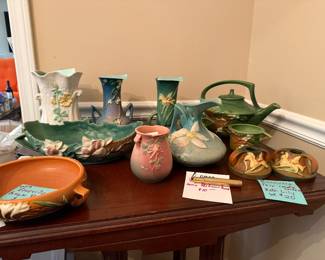 Roseville pottery sets and pieces