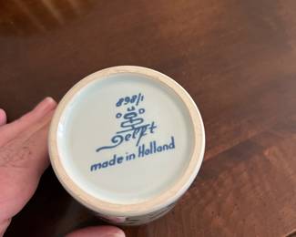 Delft trinket/cup
