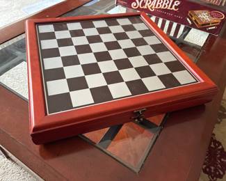 Civil war chess set with pieces inside case