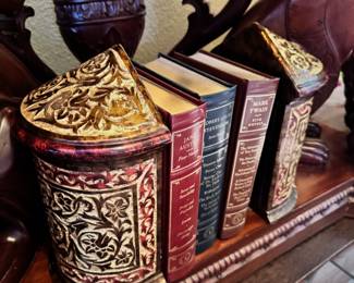 Books/Bookends
