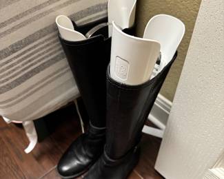 Women's Shoes (Most 7-7.5)