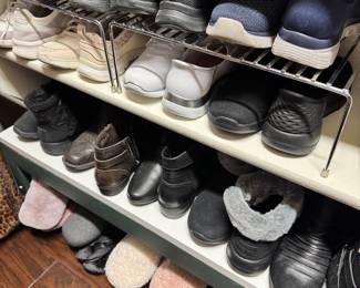 Women's Shoes (Most 7-7.5)