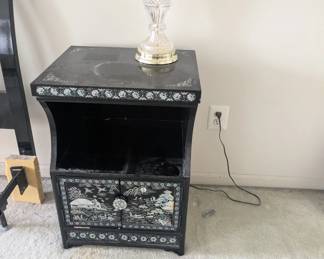 2 Matching Night Stands
