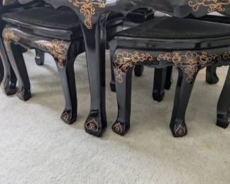 4 Nesting Stools belong to the table