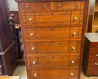 Chester drawers