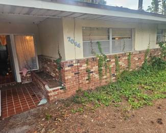 My client requests agreeance from patrons to acknowledge the fact that this house is a very crowded and might pose certain dangers to people with walking restrictions so please be advised