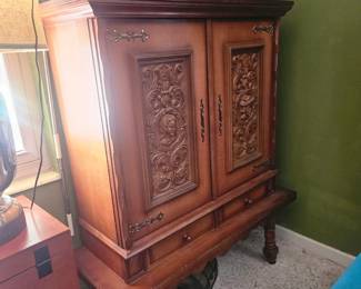 This is the matching piece also located at my house on Sarno If interested please set up an appointment