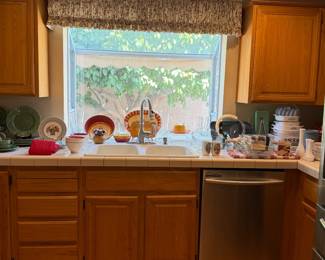Kitchen Cabinets, Double Sink w Faucet/Sprayer
