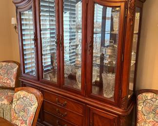 JC Penney Home Collection Hutch w Lighting