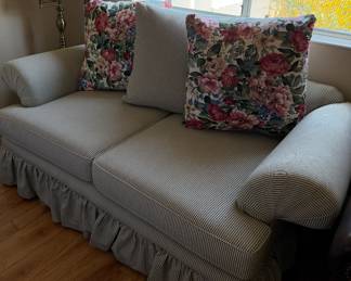 Loveseat Traditional English Country Striped w Floral Pillows