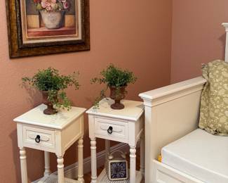 End Tables pr, Art