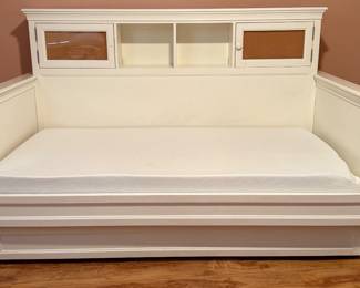 Pottery Barn Teen Trundle w Mattresses