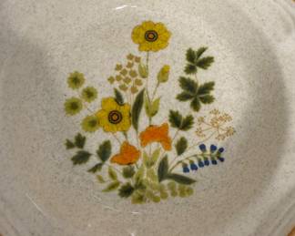 Mikasa Japan Garden Club Fresh Floral Dinnerware