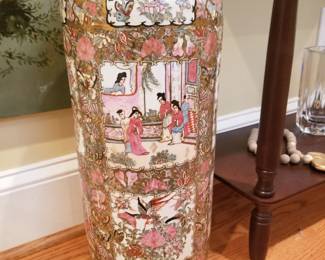 Famille Rose porcelain umbrella stand