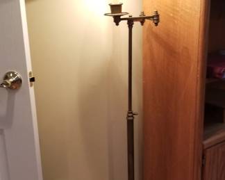 Brass swingarm lamp