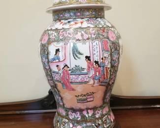 Famille Rose ginger jar with lid 