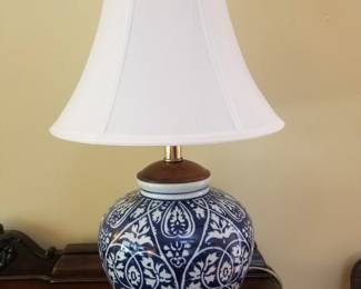 Ceramic table lamp