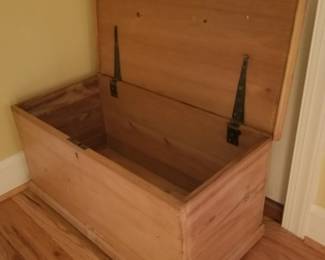 Pine blanket chest