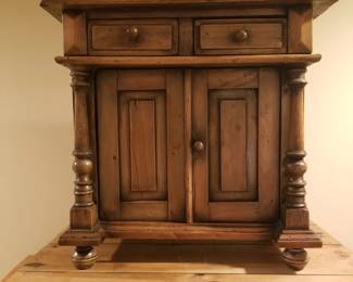 Tabletop cabinet