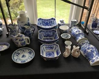 Chinoiserie porcelains and ceramics 