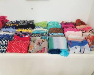 Assorted scarves 