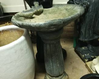 Garden birdbath