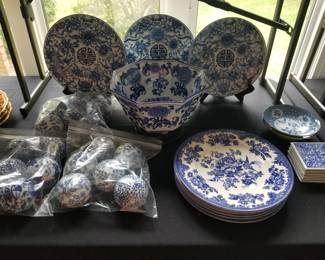 Chinoiserie porcelains and ceramics