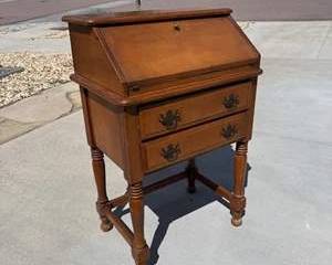 Traditional Secretary Desk with Drawer