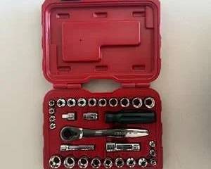 Craftsman 1/4-Inch Drive SAE & Metric Socket Set with Ratchet in Case