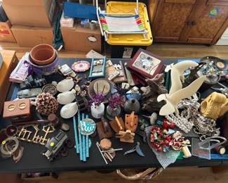 Collectables, nick-knacks, 