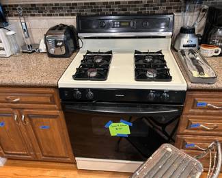 stove and oven. kitchen appliances all working 