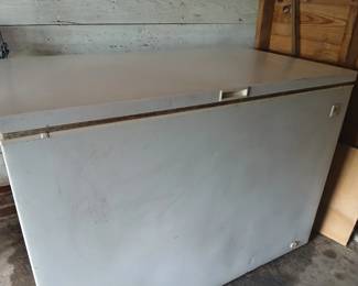 GE 14.8 cu. ft. chest type freezer
