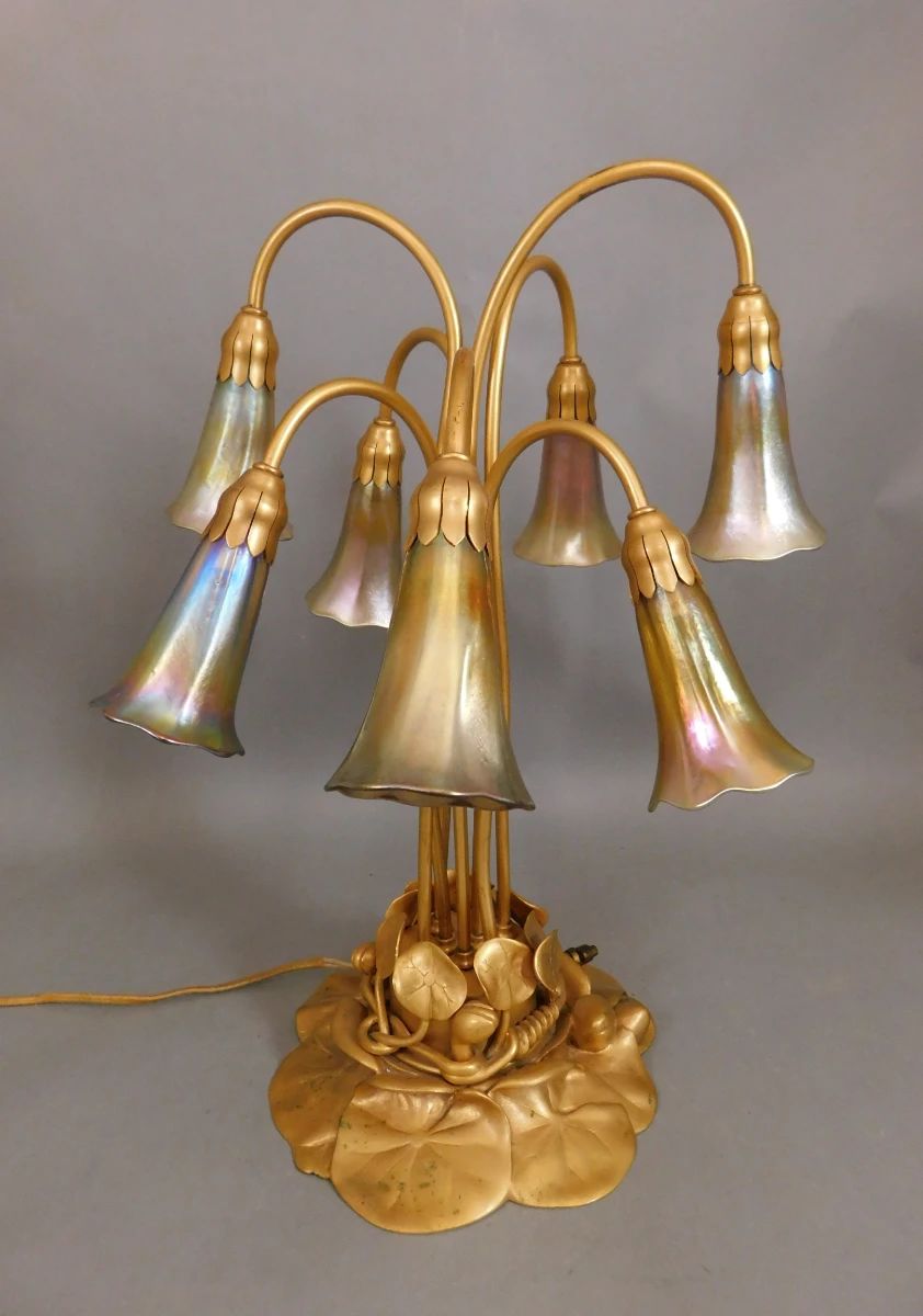 Tiffany seven lily lamp