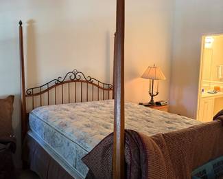 Complete Queen bed