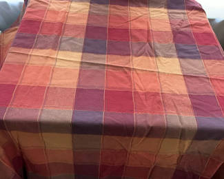 Lot 22: Table Linens With Color