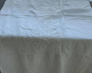 Lot 20: Vintage Table Linens