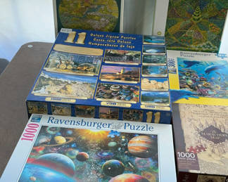 Lot 28: Puzzles and Games Collection