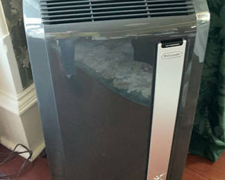 Lot 35: DeLonghi Portable Air Conditioner