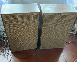 Lot 34: Vintage Jensen Floor Speakers