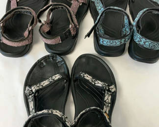 Lot 63: Tevas