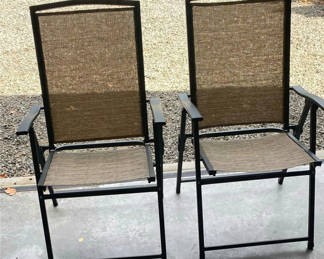 Lot 45: 2 Folding Patio Chairs.