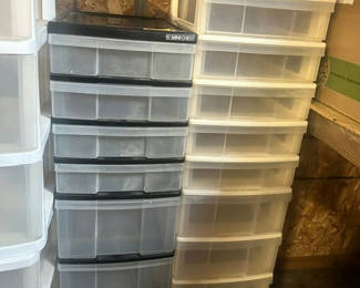 Lot 124: Storage Sets
