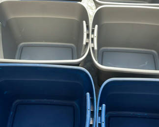 Lot 97: Sterilite 18 Gallon Storage Containers