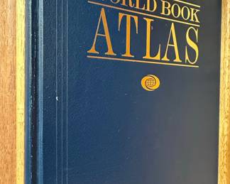 1992 World Book Atlas Hardcover Reference Book