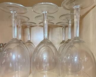 Set of Clear Glass Wine Goblets Style