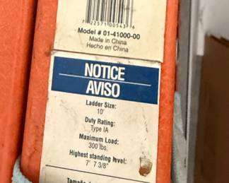 Husky 10-Foot Fiberglass Stepladder
