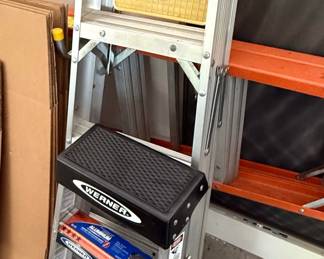 Gorilla Ladders Aluminum Step Ladder with Utility Tray