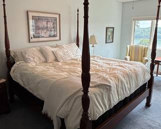 Federal Style Wheat Carved Mahogany Four-Poster Bed