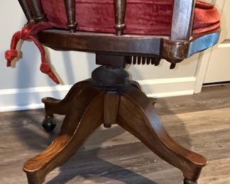 Windsor Style Spindle Back Office Chair