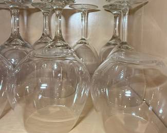 Set of Clear Glass Wine Goblets Style